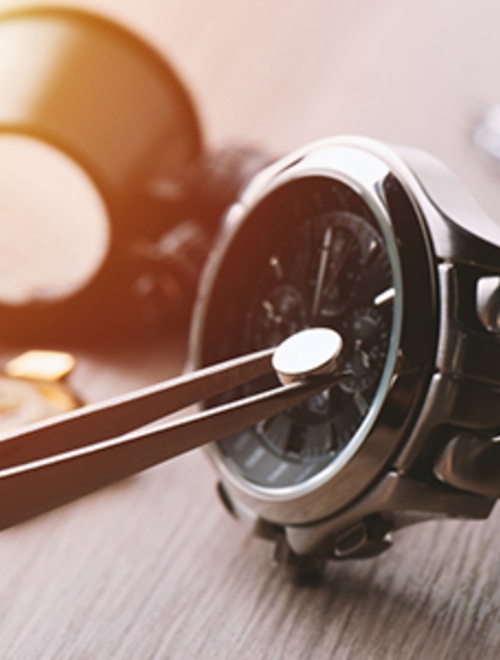 Thay pin đồng hồ chính hãng tại Đồng hồ Tân Tân