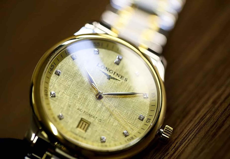 Thông Tin Cơ Bản Về Lớp Mạ Vàng 18K Trên Đồng Hồng Longines