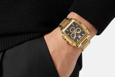 Đồng hồ Versace của nước nào? Có tốt không? Đánh giá chi tiết