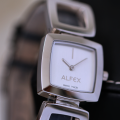 Đồng Hồ Alfex Quartz 5725/005 24mm Nữ5