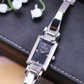 Đồng Hồ Bulova Quartz 96P209 33mm Nữ