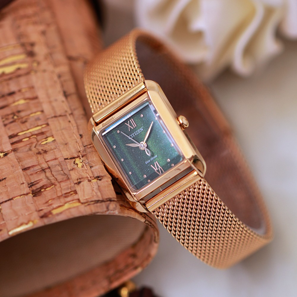 Đồng Hồ Nữ Citizen L Square Eco-Drive EW5593-72X 28.4mm