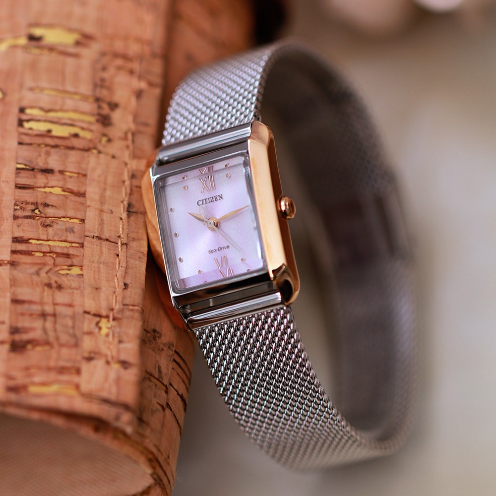Đồng Hồ Nữ Citizen L Square Eco-Drive EW5596-66X 28.4mm