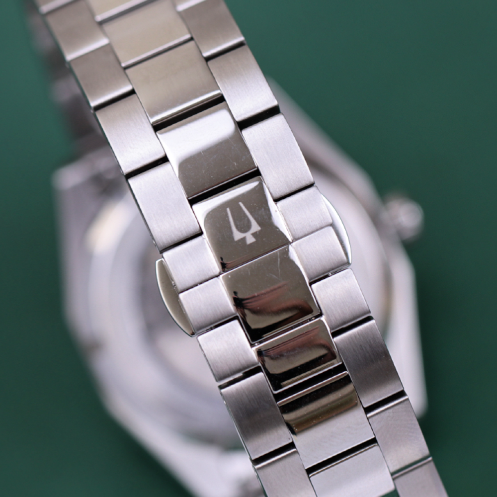 Đồng Hồ Nam Bulova Surveyor Automatic 96B429 39mm