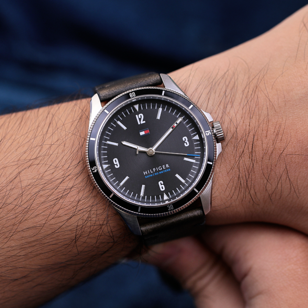 Đồng Hồ Nam Tommy Hilfiger Maverick 1791904 44mm