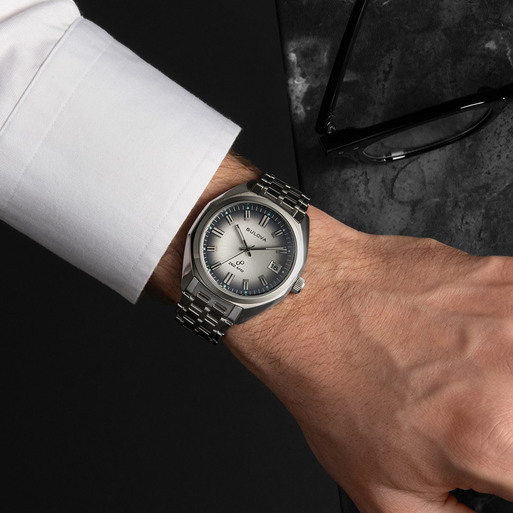 Đồng Hồ Nam Bulova Jet Star 96B472 40mm