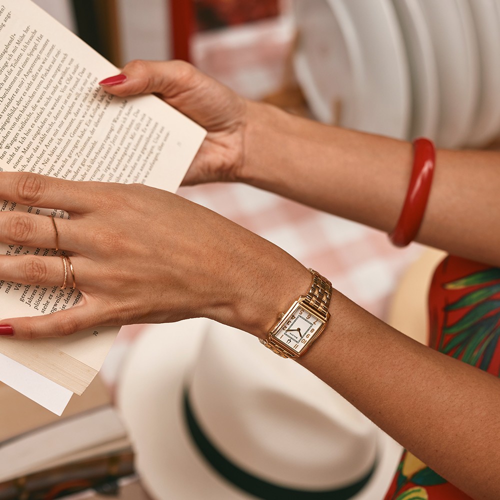 Đồng Hồ Nữ Bulova Classic Sutton 97L186 25mmx35mm