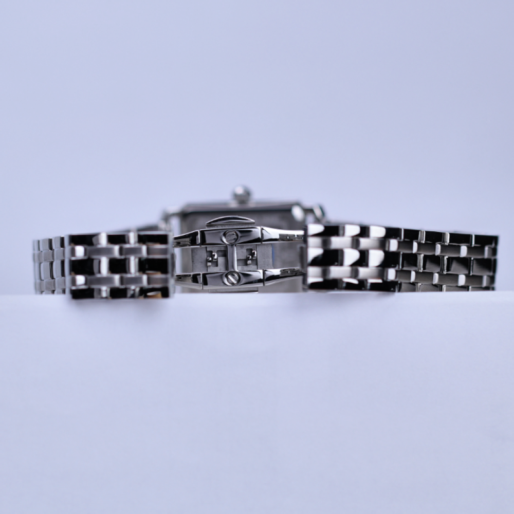 Đồng Hồ Nữ Bulova Classic Sutton 96P245 21x33mm
