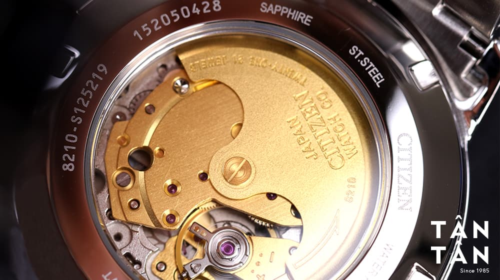 Đồng hồ Citizen - Bộ máy Inhouse Caliber 8210 của Citizen hoạt động ổn định, chính xác
