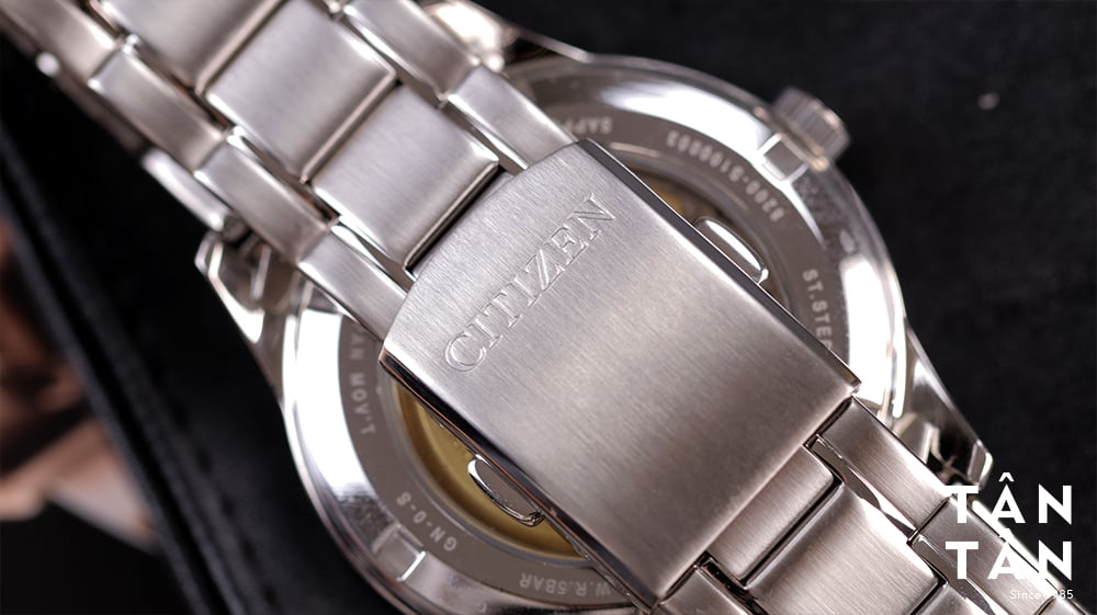 Đồng hồ Citizen - Khóa gập chắc chắn với nút bấm thông minh tiện lợi
