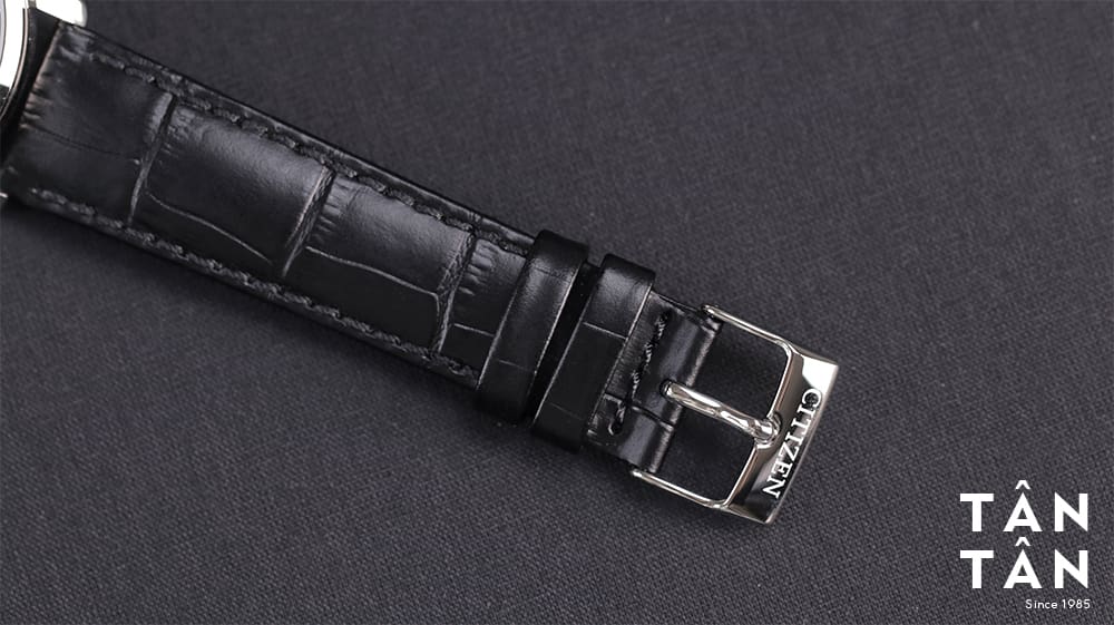 Đồng hồ Citizen NH8350-08E - Dây da đen dập vân cá sấu và khóa cài chắc chắn