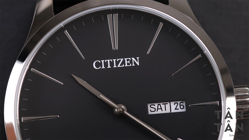 Đồng hồ Citizen NH8350-08E Tên thương hiệu Citizen nổi bật ở góc 12 giờ