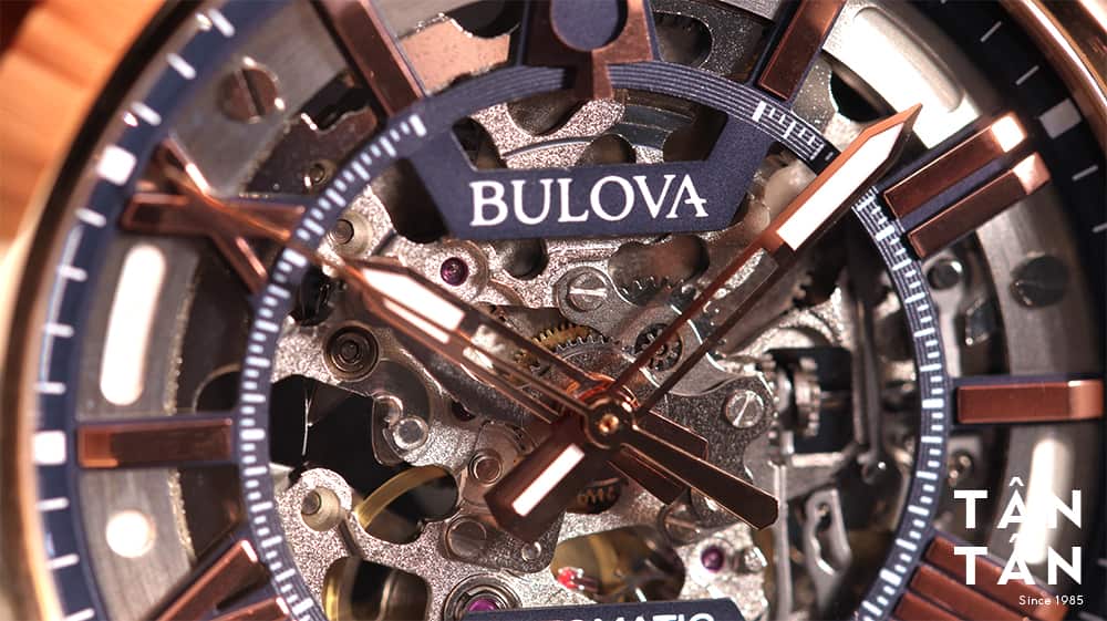 Đồng hồ Bulova 97A161 Bộ máy được cắt gọt tỉ mỉ và kỳ công