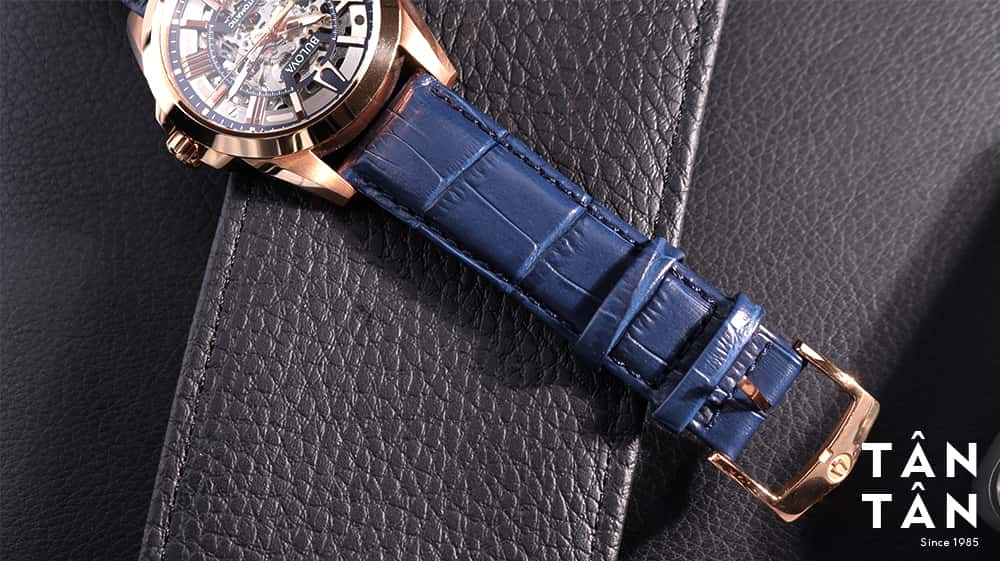 Đồng hồ Bulova 97A161 - Dây da xanh dập vân cá sấu của Bulova 97A161