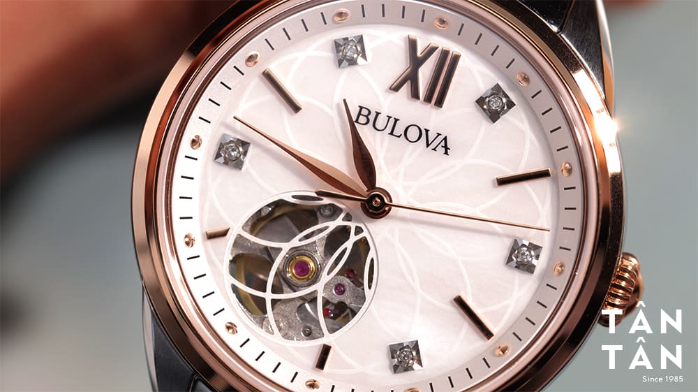 Đồng hồ Bulova 98P170 Mặt số được khắc họa tiết hình bông hoa tinh tế