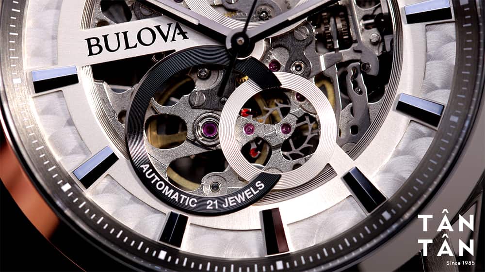 Đồng hồ Bulova 96A267 Thiết kế “hở van tim” ở góc 6h của Bulova 96A267