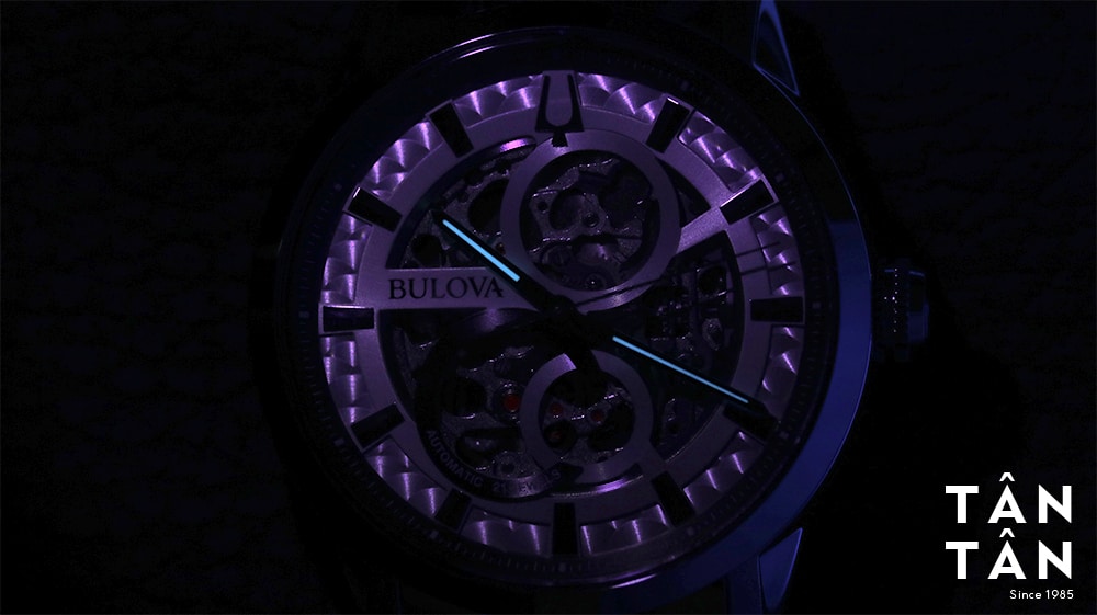 Đồng hồ Bulova 96A267 - Hai kim chính phủ dạ quang của Bulova 96A267