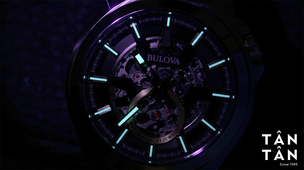 Đồng hồ Bulova 98A224 - Bộ kim và cọc số phủ dạ quang tiện lợi