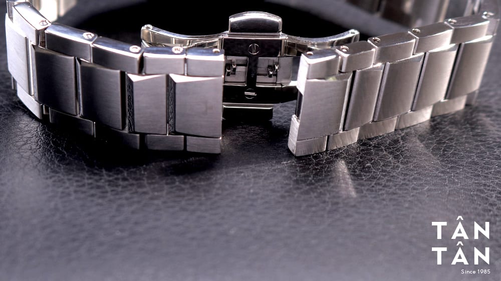 Đồng hồ Bulova 98A224 - Thiết kế khóa bướm 2 lớp gọn gàng