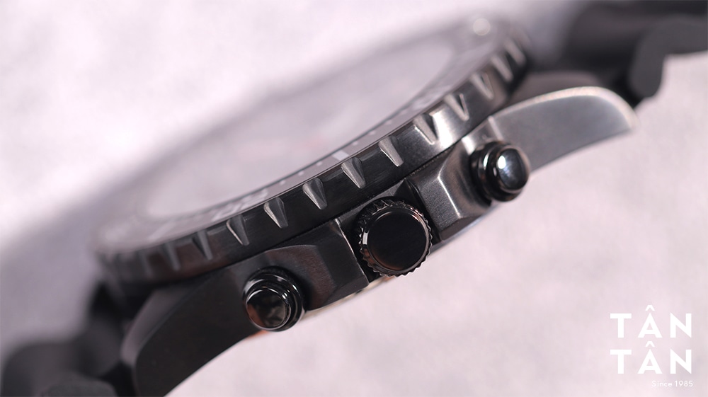 Đồng hồ Citizen AI5005-13E - Bộ vỏ và núm chỉnh giờ của Citizen AI5005-13E