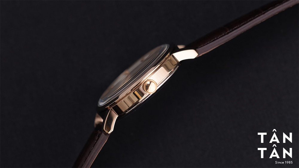 Đồng hồ Citizen BM7463-12A - Toàn bộ vỏ ngoài được đánh bóng sang trọng