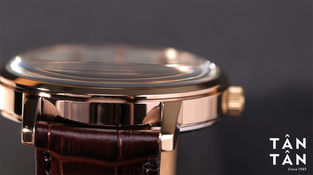 Đồng hồ Citizen BM7463-12A - Mặt kính khoáng hình vòm ấn tượng