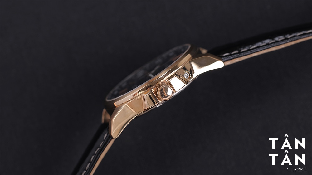 Đồng hồ Citizen BX1008-12E - Bộ vỏ thép không gỉ mạ PVD sáng bóng cùng núm vặn được bảo vệ chắc chắn