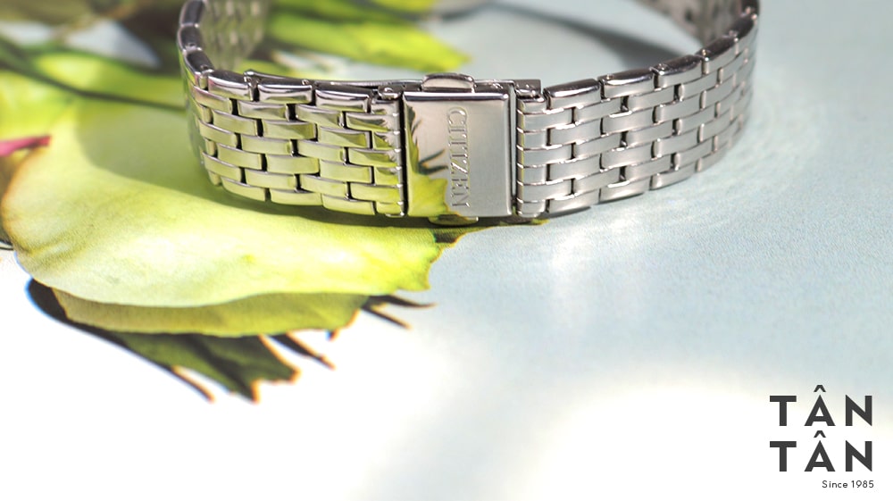Đồng hồ Citizen EX1480-82D - Dây đeo sắc trắng tôn lên vẻ đẹp sang trọng, quý phái