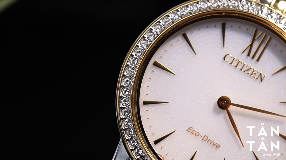 Đồng hồ Citizen EX1484-81A - Viền đính đá Swarovski của Citizen EX1484-81A