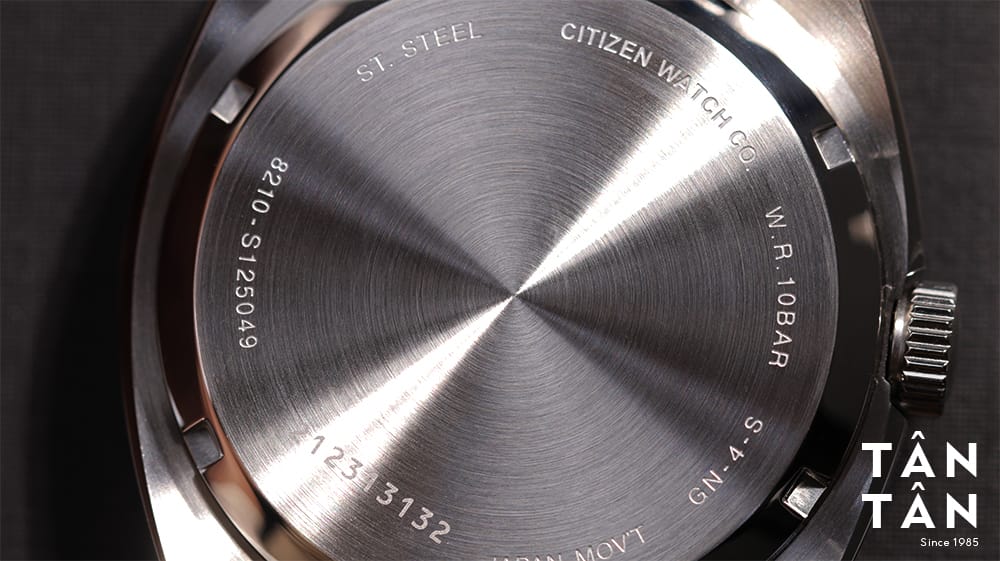 Đồng hồ Citizen NJ0101-03H - Mặt sau đồng hồ thiết kế nắp chắc chắn