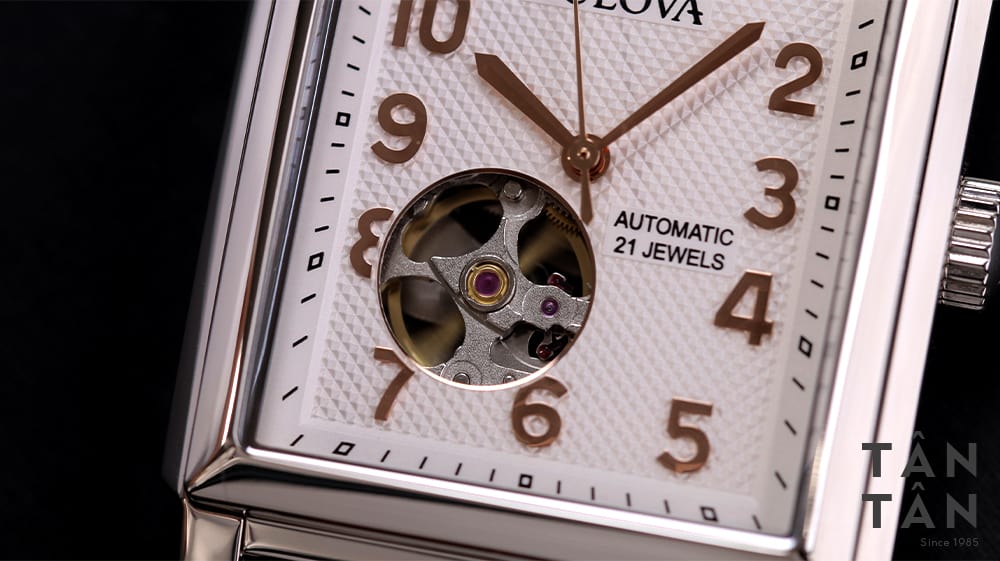 Đồng hồ Bulova 96A268 - Thiết kế lộ máy Open-Heart thường thấy trên những thiết kế thuộc BST Sutton