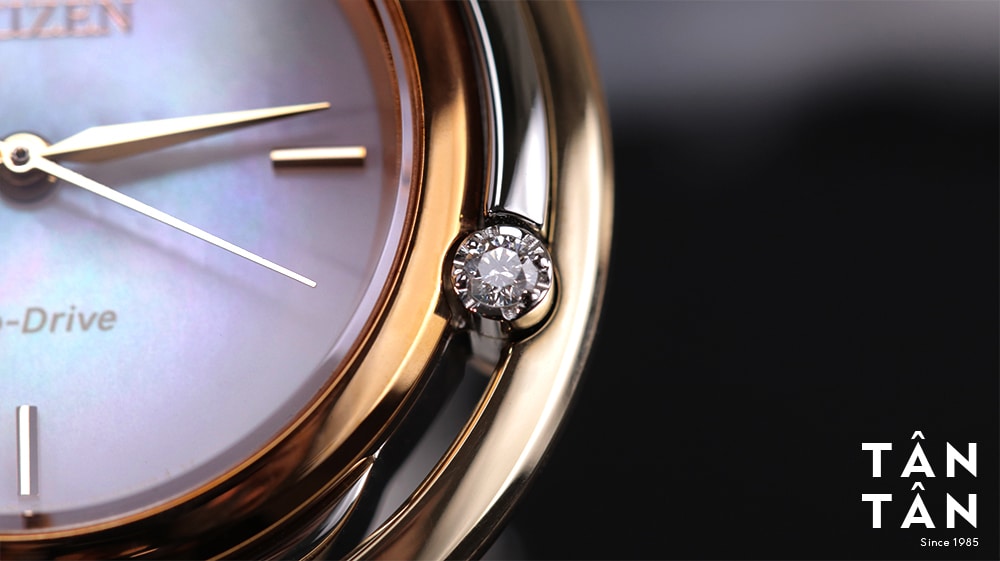 Đồng hồ Citizen EM0654-88D - Niềng bezel đính kim cương sang trọng, quý phái