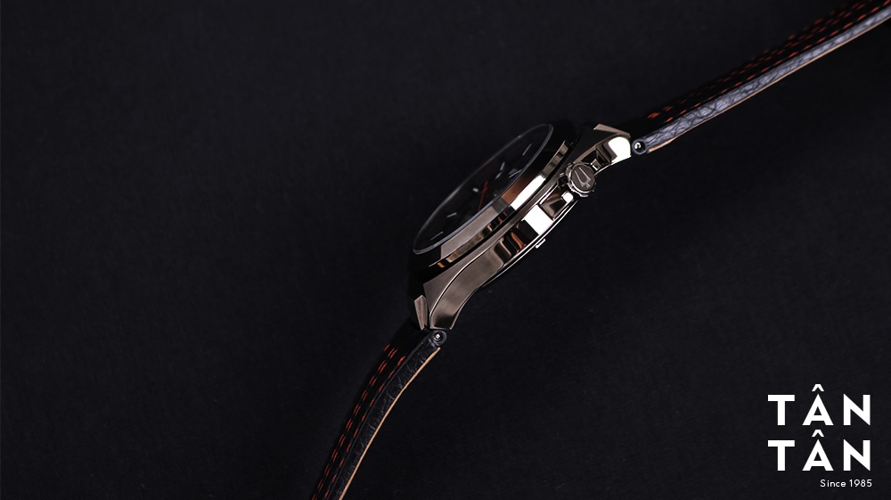 Đồng hồ Bulova 98A237 - Núm chỉnh giờ của Bulova 98A237