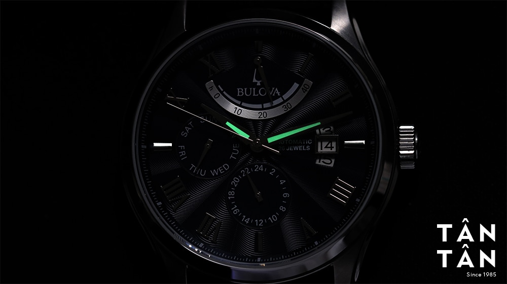 Đồng hồ Bulova 96C142 - Dạ quang trên bộ kim chính của Bulova 96C142