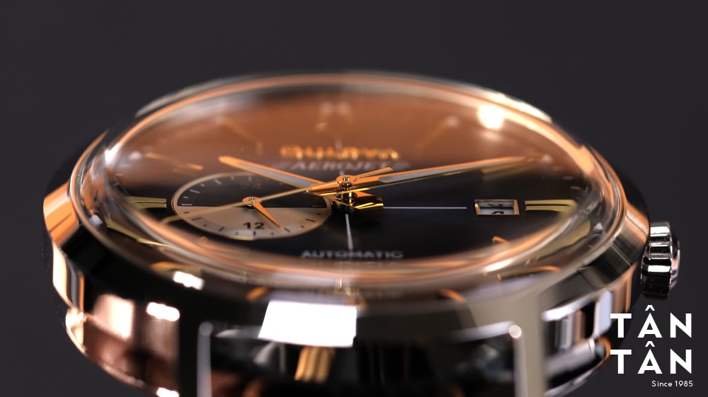 Đồng hồ Bulova 96B374 - Kính khoáng vòm cứng cáp với khả năng chịu va đập tốt