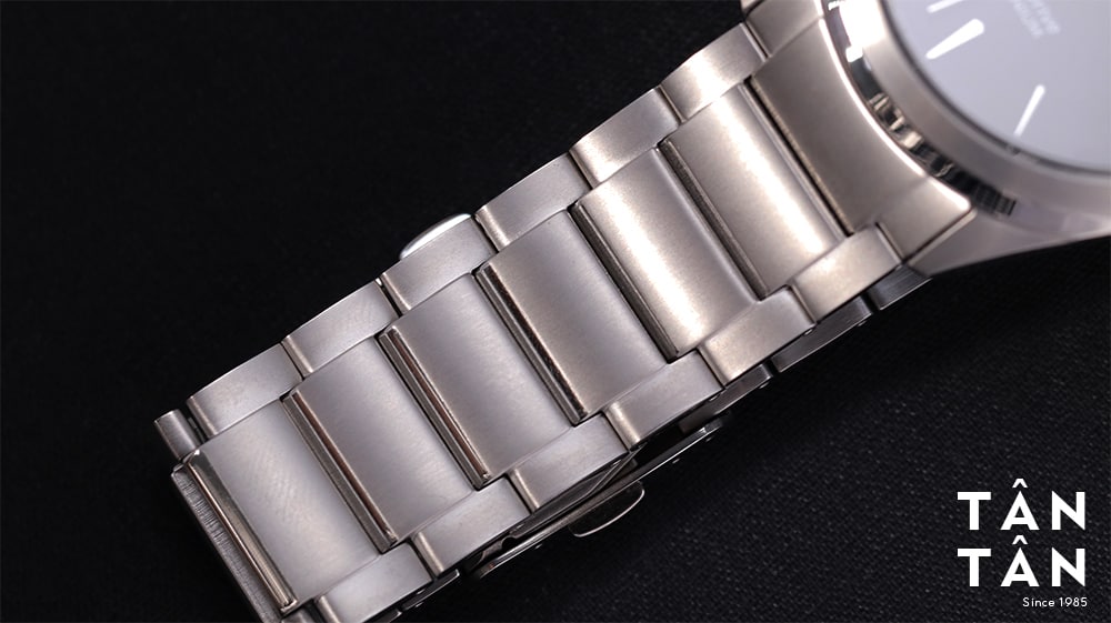 Đồng hồ Citizen BJ6520-82L - Dây thép đúc đặc với thiết kế 5 mắt cứng cáp, ôm tay