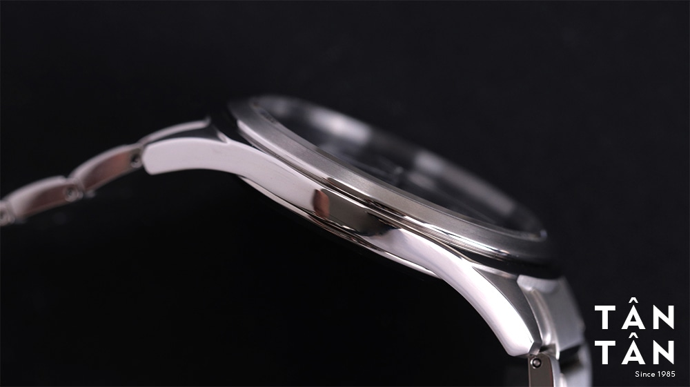 Đồng hồ Citizen BJ6520-82L - Bộ vỏ Super Titanium được hoàn thiện xen kẽ giữa đánh bóng và phay xước