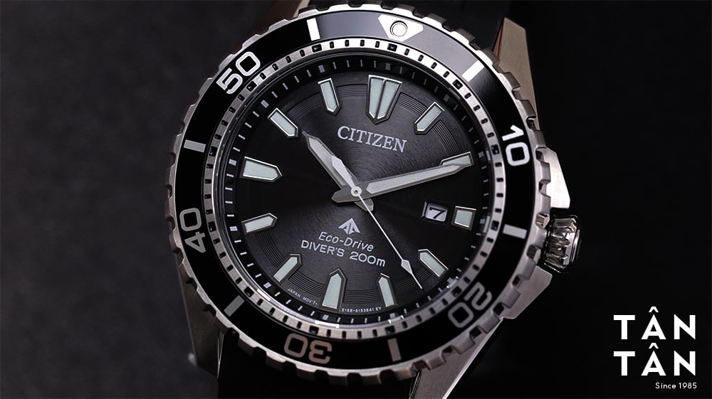 Đồng hồ Citizen BN0190-15E Mặt số chuẩn Diver Watch với các chi tiết được làm to, rõ nét