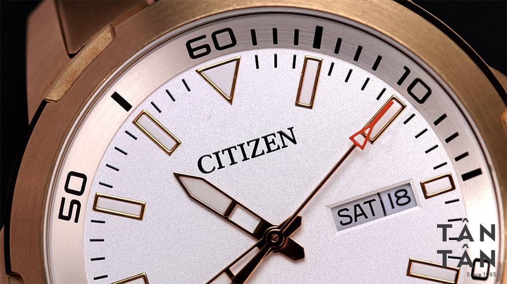 Đồng hồ Citizen NH8373-88A - Mặt kính khoáng trong suốt, cứng cáp, hạn chế trầy xước