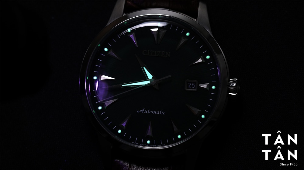 Đồng hồ Citizen NK0001-25X - Bộ kim và cọc số được phủ dạ quang tiện lợi