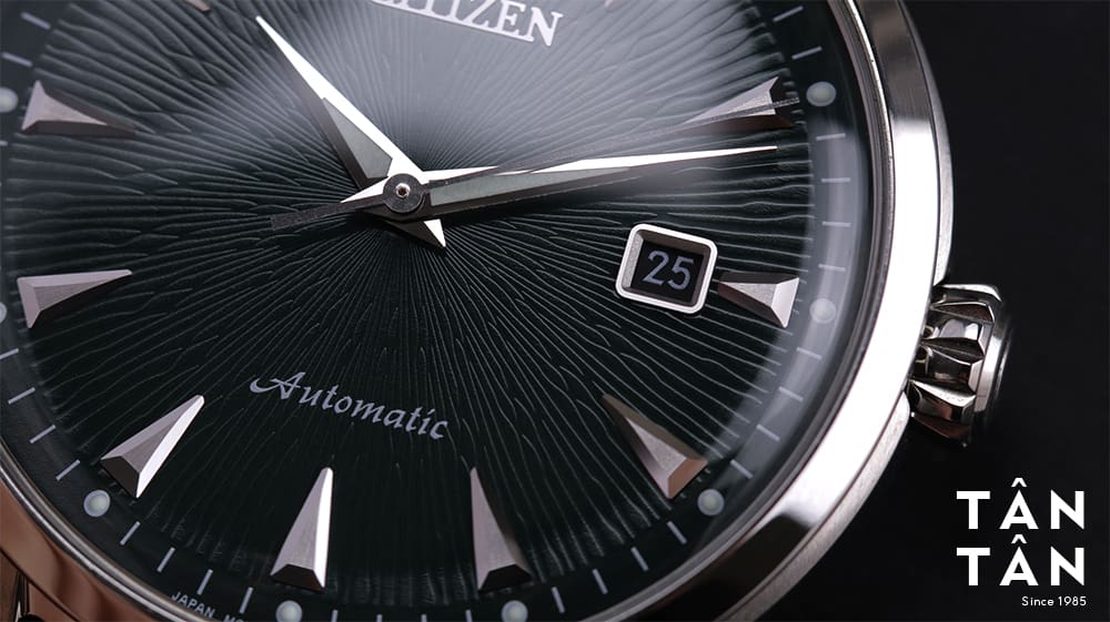 Đồng hồ Citizen NK0001-25X - Ô lịch ngày viền kim loại nổi bật