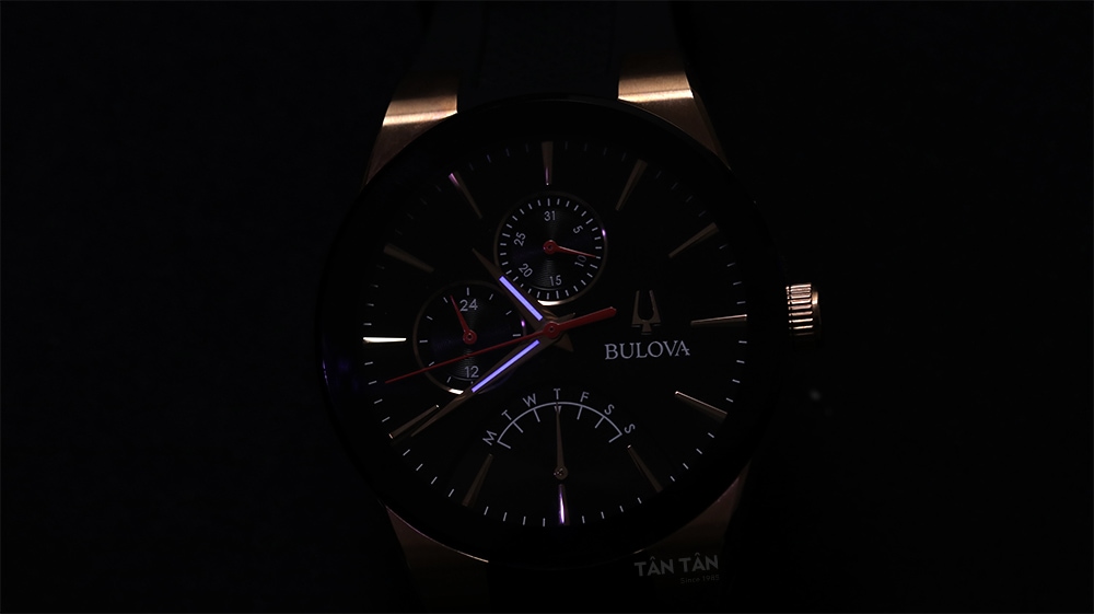 Đồng hồ Bulova 97C111 - Dạ quang trên bộ kim chính của Bulova 97C111