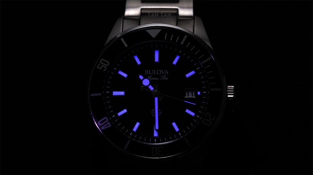 Đồng hồ Bulova 98B203 - Bộ kim và cọc số phủ dạ quang tiện lợi