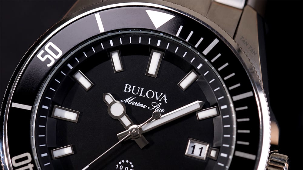 Đồng hồ Bulova 98B203 Mặt số đầy đủ các chức năng của một chiếc đồng hồ lặn