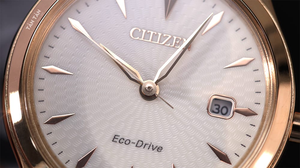 Đồng hồ Citizen EW2483-85B Mặt số vân sóng Seigaiha cực kỳ tinh xảo và nổi bật
