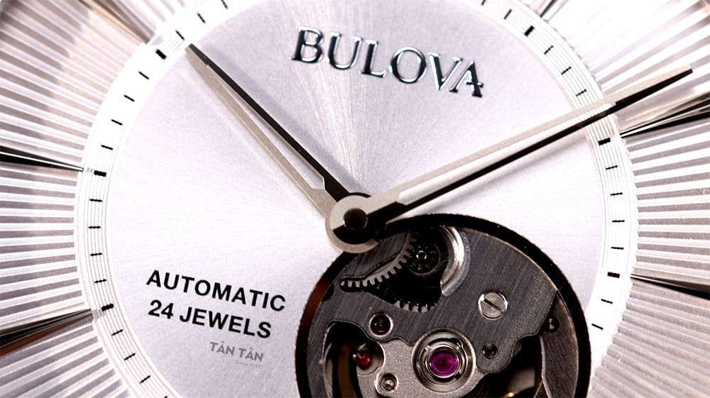 Đồng hồ Bulova 96A240 - Mặt số với thiết kế hai lòng độc đáo