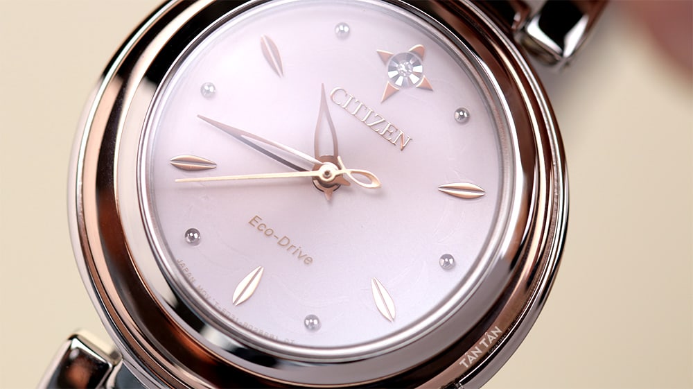 Đồng hồ Citizen EM0589-88X - Thiết kế 2 viền độc đáo, tinh tế