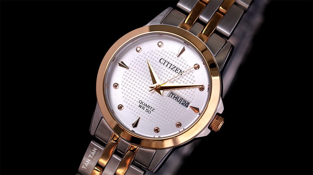 Đồng hồ Citizen EQ0605-53A - Mặt số có họa tiết tròn độc đáo cùng bộ kim Dauphine mạnh mẽ
