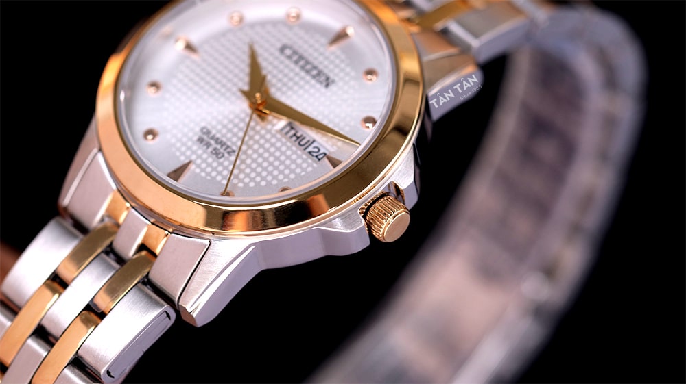 Đồng hồ Citizen EQ0605-53A - Bộ vỏ thép sáng bóng cùng niềng bezel mạnh mẽ, sang trọng