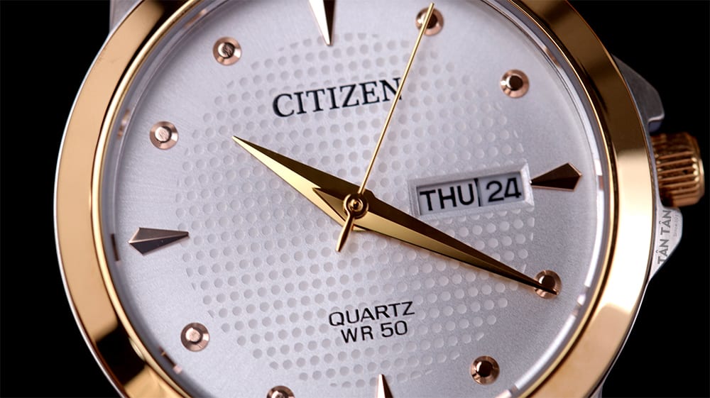 Đồng hồ Citizen EQ0605-53A - Cọc số được thiết kế nổi khối, rõ ràng cùng lịch thứ ngày tiện lợi